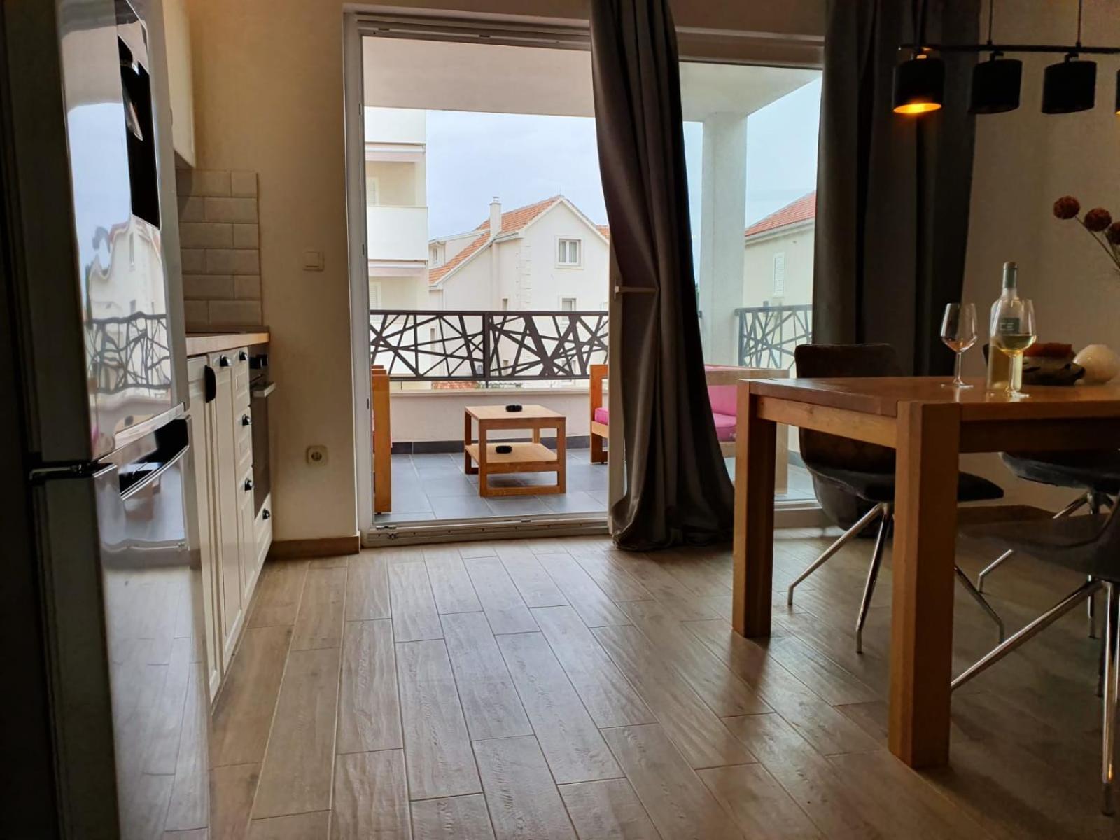 L&L Apartmani 1 Bol Kültér fotó
